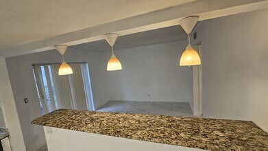 3056 Riverside Dr in Coral Springs, FL - Building Photo - Building Photo