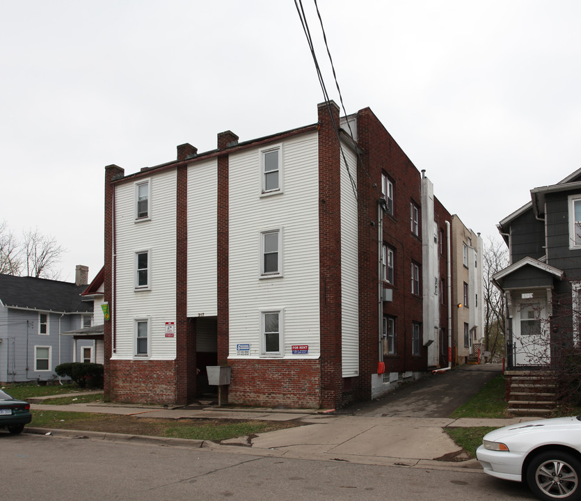 317 W Mason St in Jackson, MI - Building Photo