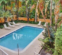 1 Alhambra Cir-Unit -203 in Coral Gables, FL - Building Photo - Building Photo