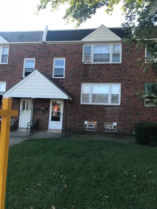 104 Chester Ave, Unit B in Yeadon, PA - Foto de edificio