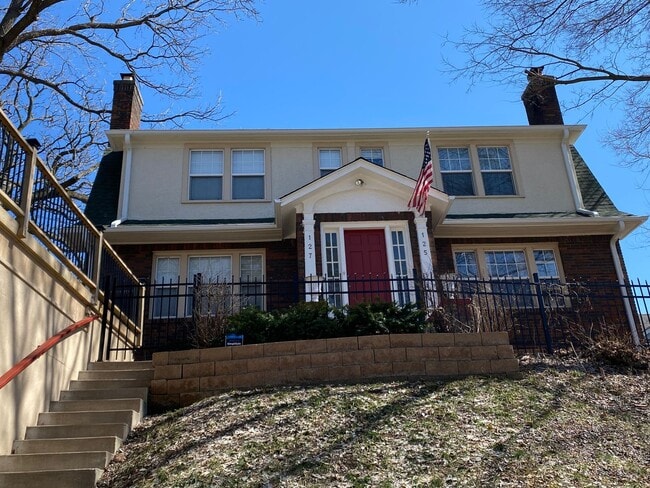 125 Essex Ln in Davenport, IA - Building Photo - Building Photo