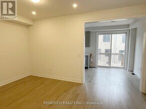 101 Tempel St in Richmond Hill, ON - Building Photo - Building Photo