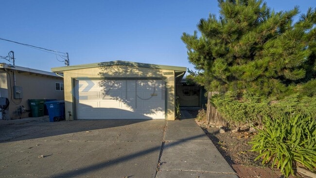 property at 28368 Rochelle Ave