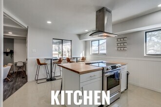 13489 W Auburn Ave, Unit 5 in Lakewood, CO - Foto de edificio - Building Photo