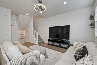 2211 Solara Ln in Vista, CA - Building Photo - Building Photo