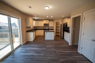 380 Captain Marshall St in Prairie Grove, AR - Building Photo - Building Photo