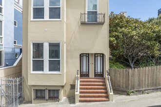 2914-2926 Larkin St in San Francisco, CA - Building Photo - Building Photo