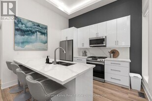 297 Seventh St in Collingwood, ON - Building Photo