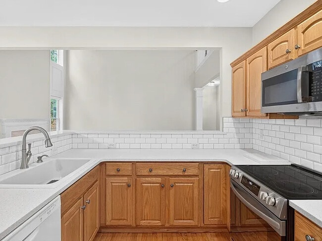 40 Miller's Joist in Plymouth, MA - Foto de edificio - Building Photo