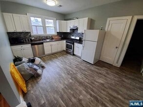 177 Sunset Ave, Unit 3 in North Arlington, NJ - Building Photo - Building Photo