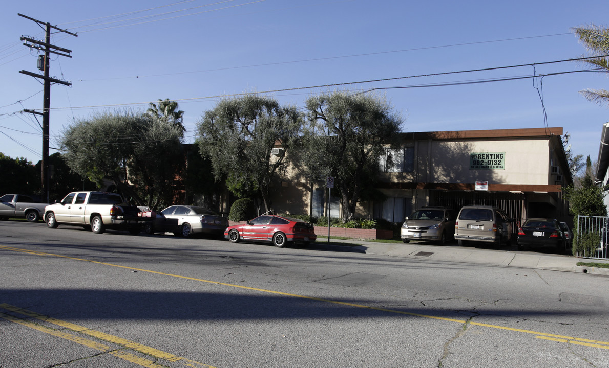 6535 Fulton Ave in Van Nuys, CA - Building Photo