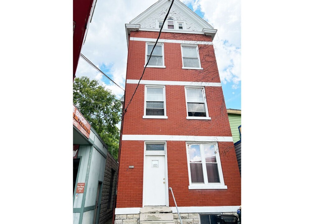 Jefferson 3211 in Cincinnati, OH - Building Photo