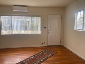 717 W Glenoaks Blvd in Glendale, CA - Building Photo - Building Photo