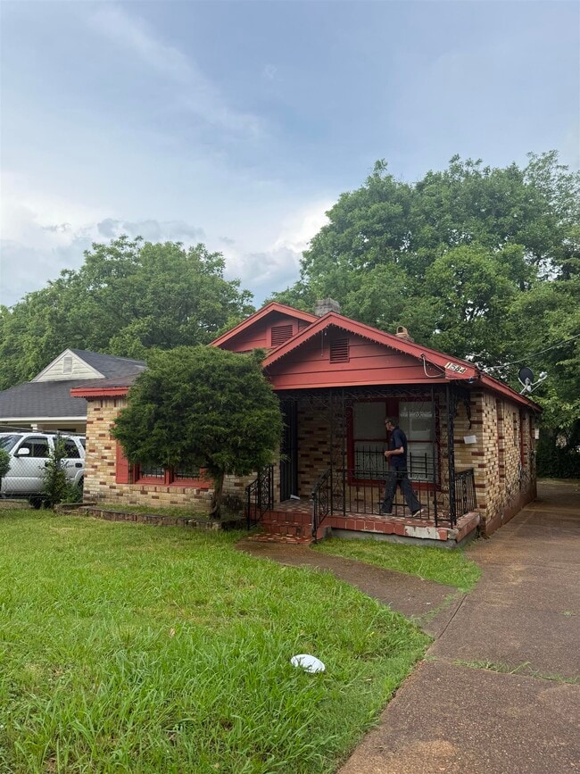 property at 1584 Carpenter St
