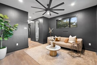 2209 Rae Dell Ave in Austin, TX - Building Photo - Building Photo