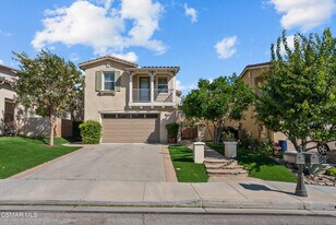 3638 Young Wolf Dr in Simi Valley, CA - Building Photo