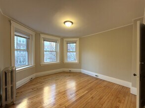 6 Craigie Cir, Unit #24 in Cambridge, MA - Foto de edificio - Building Photo