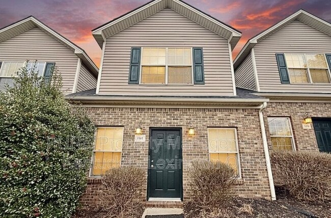 1104 Oatlands Park in Lexington, KY - Building Photo - Building Photo