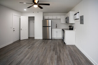 545740 US Hwy 1 in Callahan, FL - Building Photo - Interior Photo