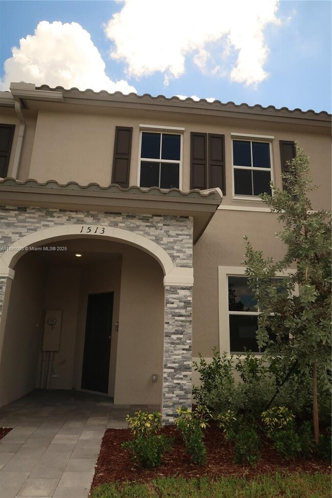 property at 1513 SE 27th Rd