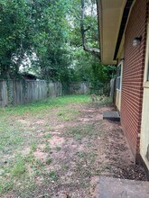 1917 S Riverview Cir in Albany, GA - Building Photo - Building Photo