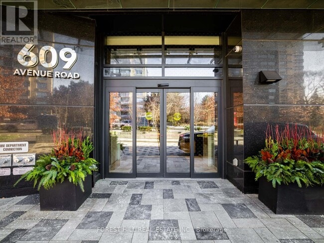609 Avenue Rd in Toronto, ON - Building Photo - Building Photo