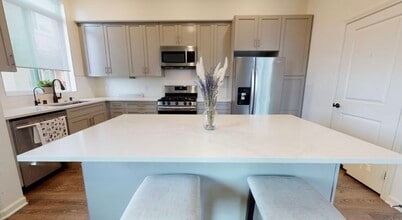 812 Ada St, Unit 6 in Chula Vista, CA - Building Photo - Building Photo