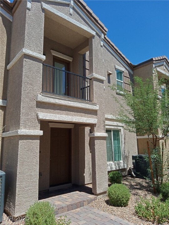 664 Anemone Ln in Henderson, NV - Building Photo
