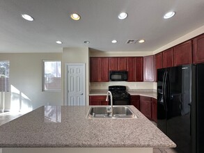 197 Spring Hollow Dr in Las Vegas, NV - Building Photo - Building Photo
