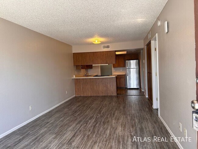 3060 E Cicero St-Unit -201 in Mesa, AZ - Building Photo - Building Photo