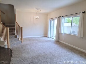 8654 Traveling Breeze Ave in Las Vegas, NV - Building Photo - Building Photo