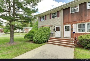 28 Alan Rd in Spring Valley, NY - Building Photo