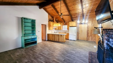 1168 Jungfrau Dr in Crestline, CA - Building Photo - Building Photo