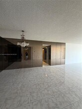 2851 NE 183rd St in Aventura, FL - Building Photo - Building Photo