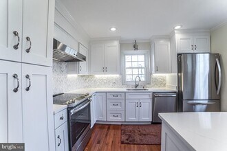 3337 Contessa Ct in Annandale, VA - Building Photo - Building Photo