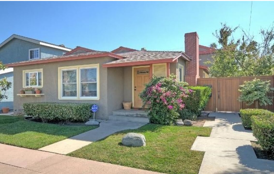 226 5th St in Seal Beach, CA - Foto de edificio