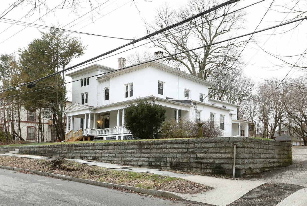 60 Broad St in Norwich, CT - Building Photo