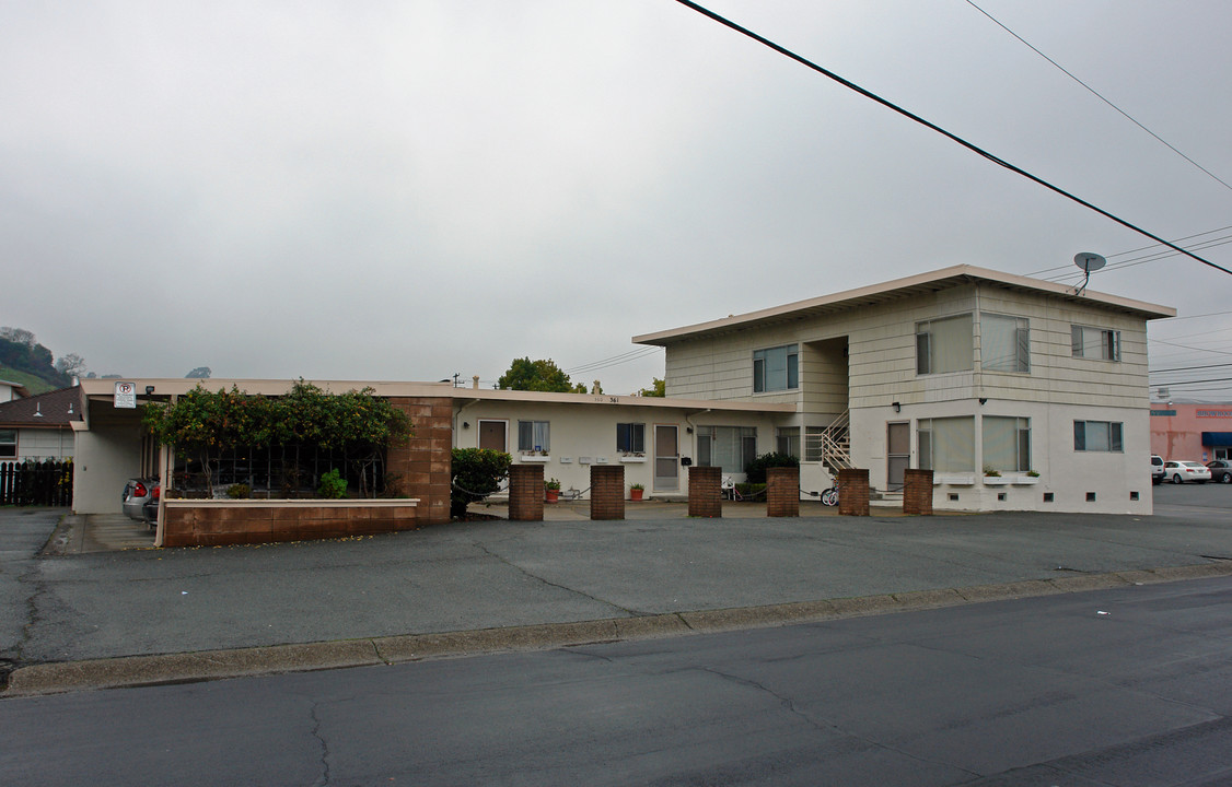 360-361 Du Bois St in San Rafael, CA - Foto de edificio