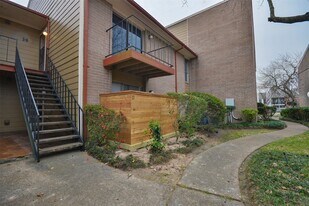 12955 Woodforest Blvd, Unit 14 in Houston, TX - Building Photo