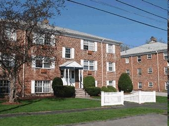 Brookside Apartments in Woburn, MA - Foto de edificio - Building Photo