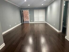 359 N Post Oak Ln in Houston, TX - Building Photo - Building Photo