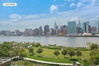 4630 Center Blvd in Queens, NY - Building Photo - Building Photo