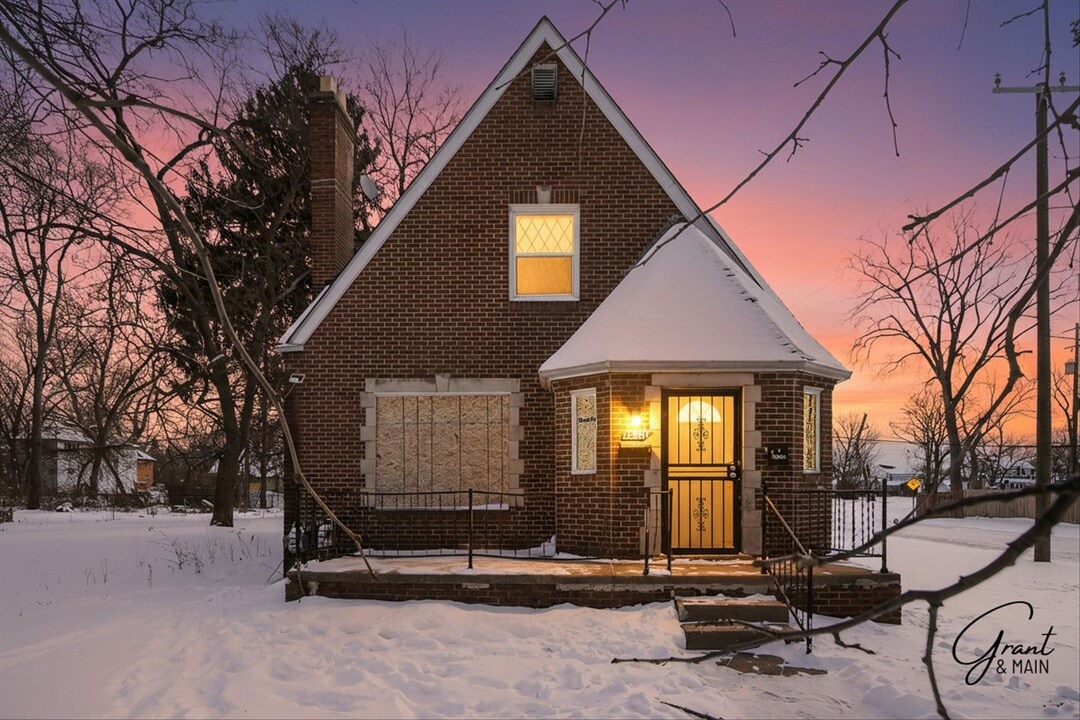 12200 Cheyenne St in Detroit, MI - Building Photo