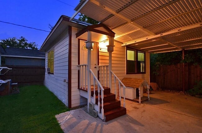 property at 9734 La Vista Dr