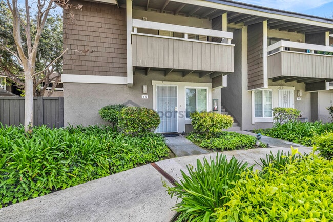 45 Streamwood in Irvine, CA - Building Photo - Building Photo
