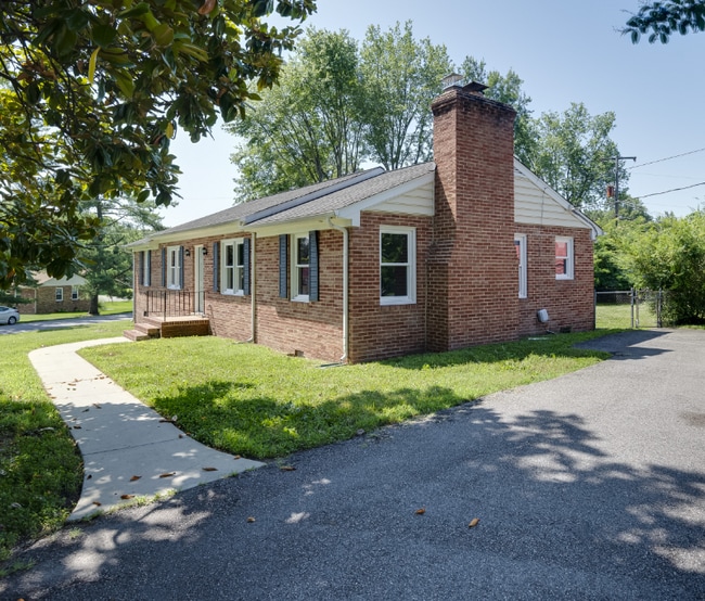 10429 W Providence Rd in Richmond, VA - Building Photo - Building Photo