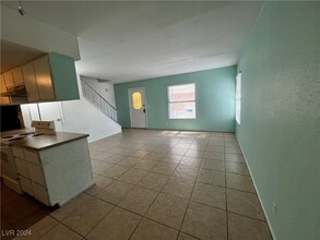 1428 Lorilyn Ave in Las Vegas, NV - Building Photo - Building Photo