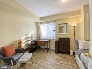 2010 N Carlisle St in Philadelphia, PA - Building Photo - Building Photo