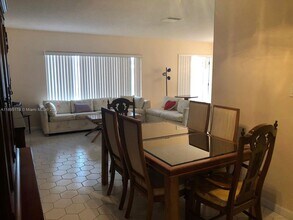 5724 NW 87th Ave in Tamarac, FL - Building Photo - Building Photo