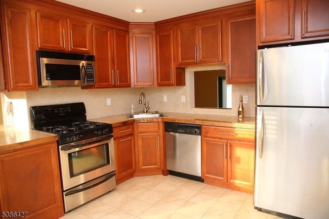 292 Penns Way in Bernards, NJ - Building Photo - Building Photo